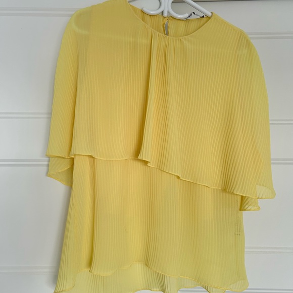 Zara Yellow Top 💛 - Picture 3 of 3